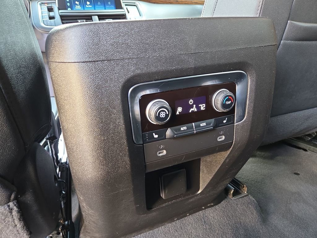 Used 2024 Chevrolet Suburban Premier image 27