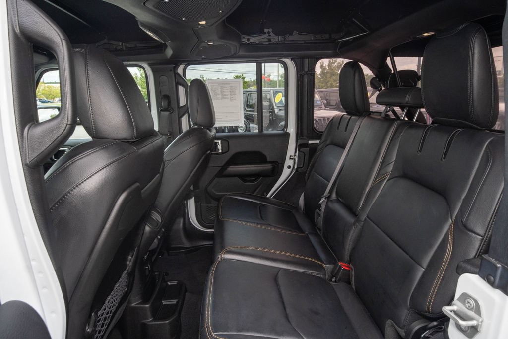 Used 2024 Jeep Wrangler Unlimited Sahara AWD/4WD image 17