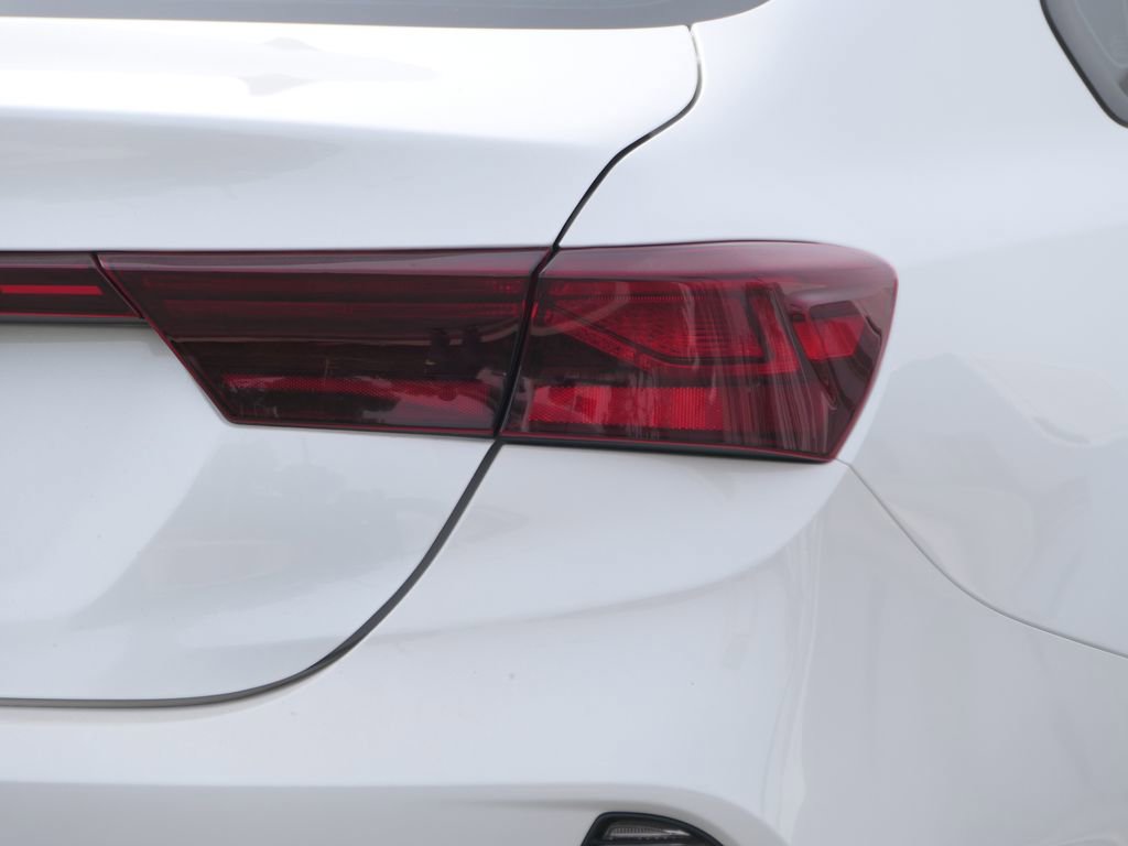 Used 2023 Kia Forte LXS image 3