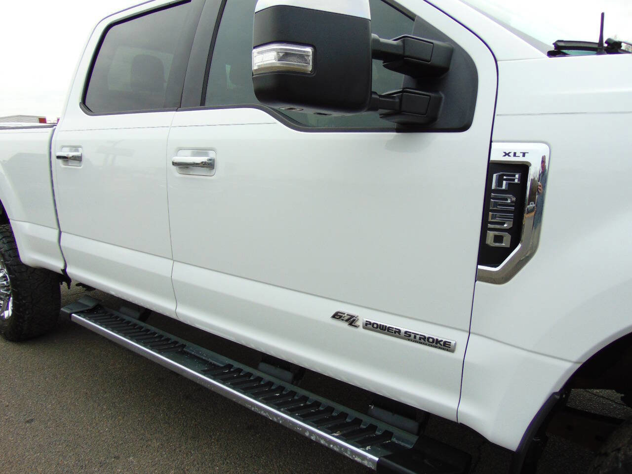 Used 2017 Ford F250 XLT w/ XLT Premium Package image 34