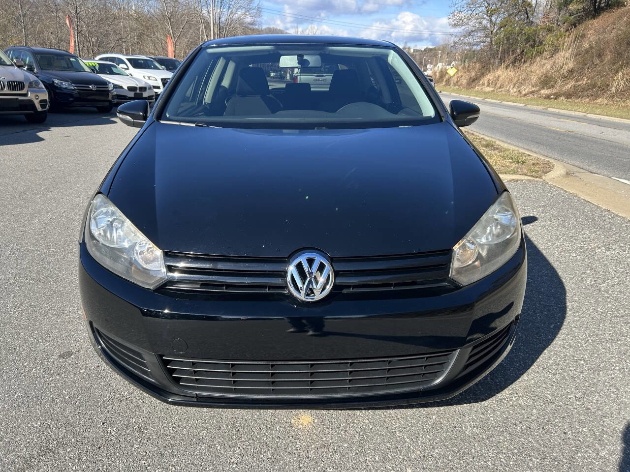 Used 2010 Volkswagen Golf 2-Door image 8