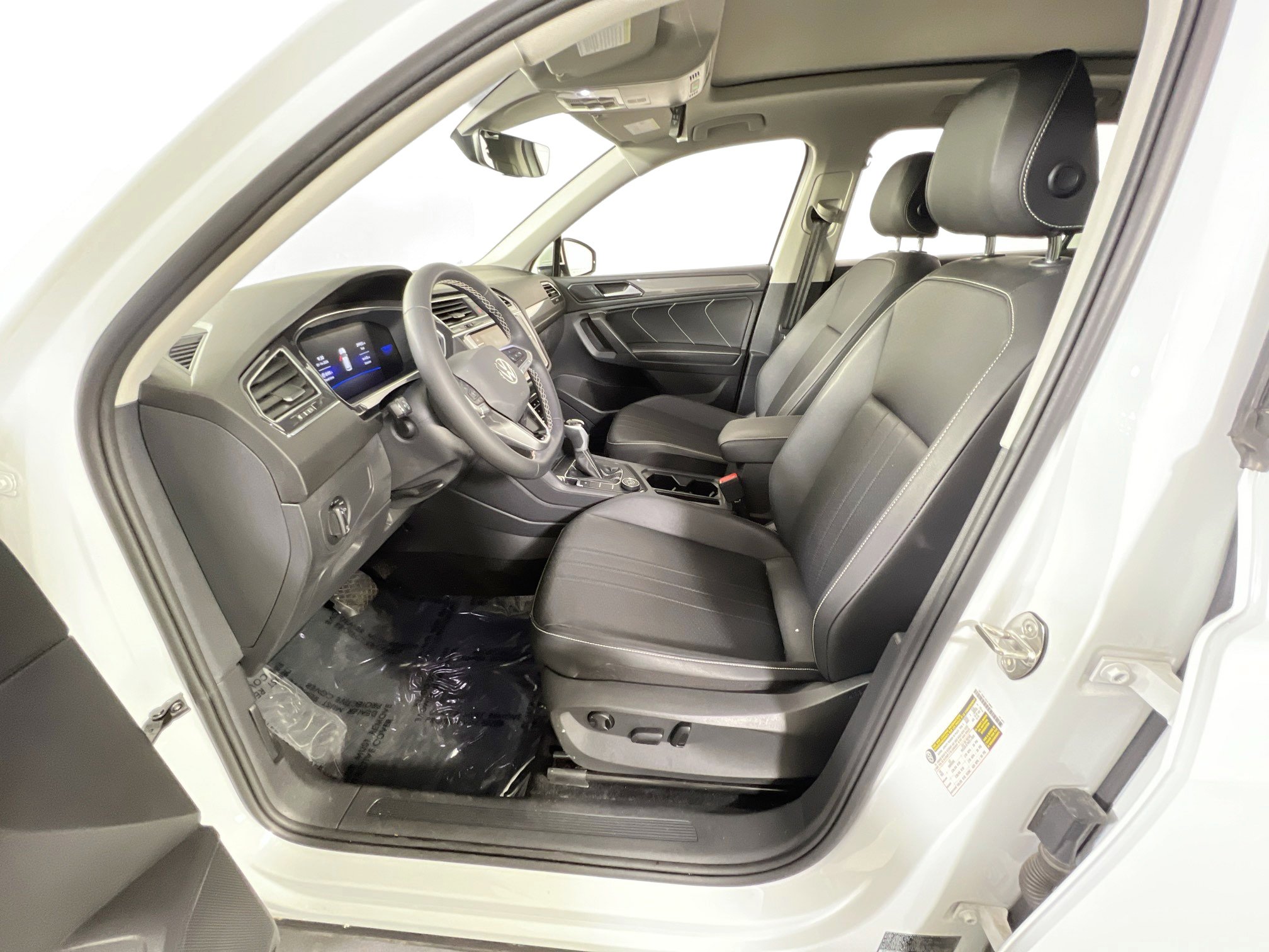 Used 2023 Volkswagen Tiguan SE image 20