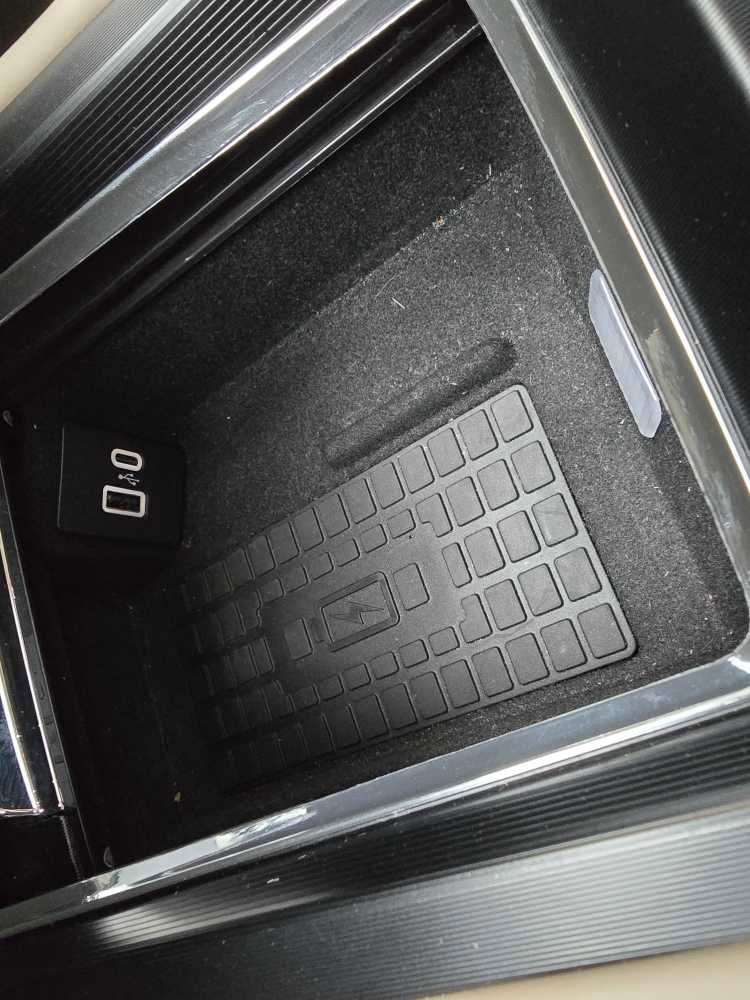 Used 2023 Lincoln Corsair Reserve w/ Equipment Group 201A image 21