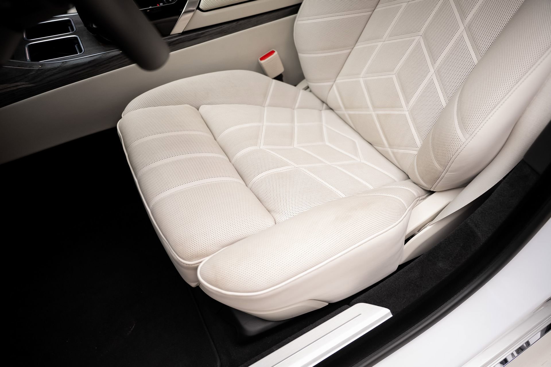 Used 2024 BMW i7 xDrive60 image 61