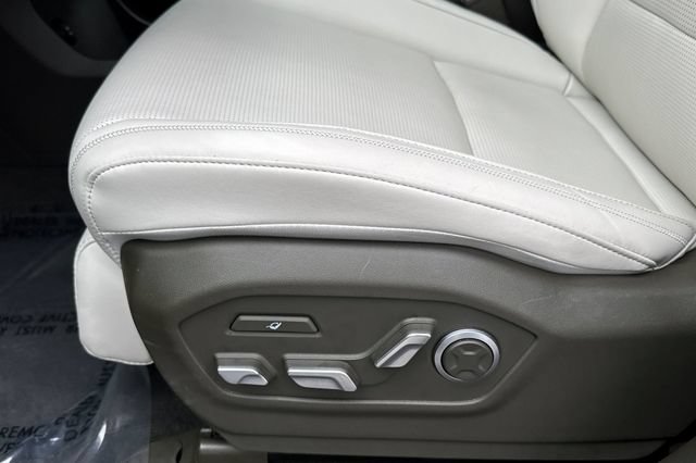 Used 2025 Hyundai Santa Fe Calligraphy AWD/4WD image 13