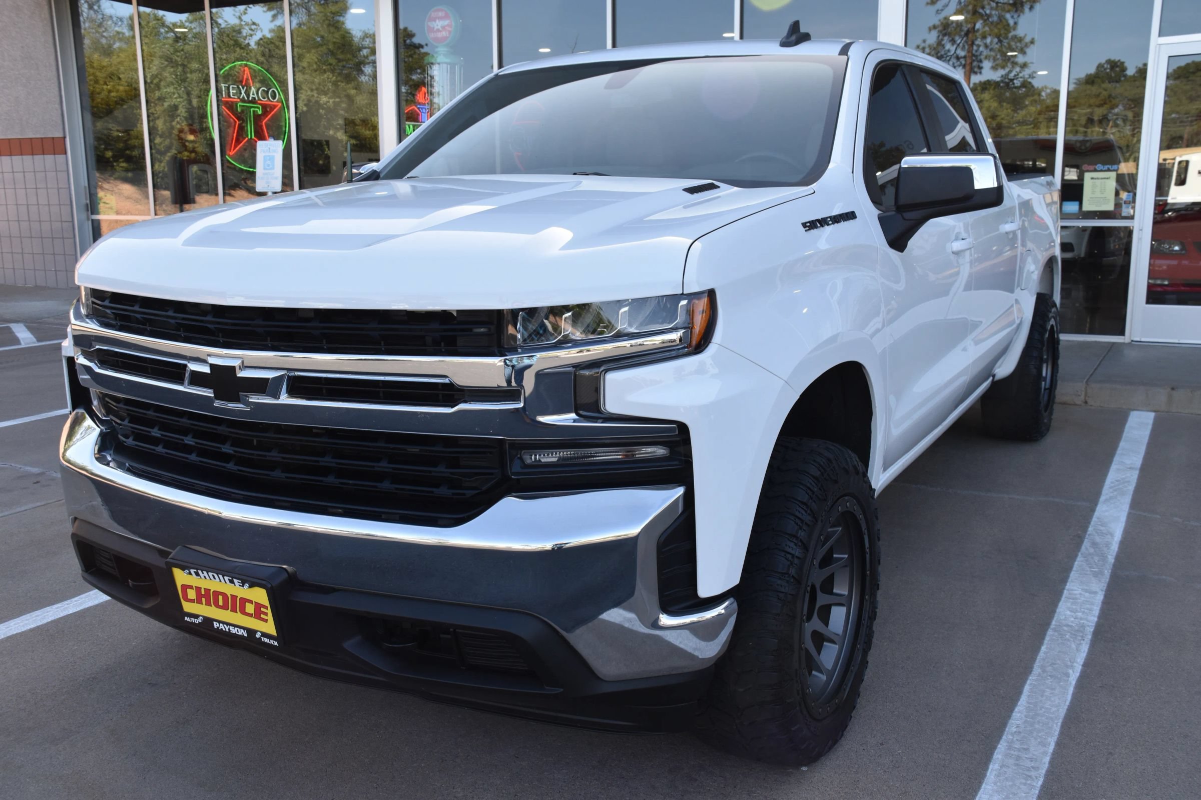 Used 2022 Chevrolet Silverado 1500 LT w/ LPO, Dark Essentials Package AWD/4WD image 4