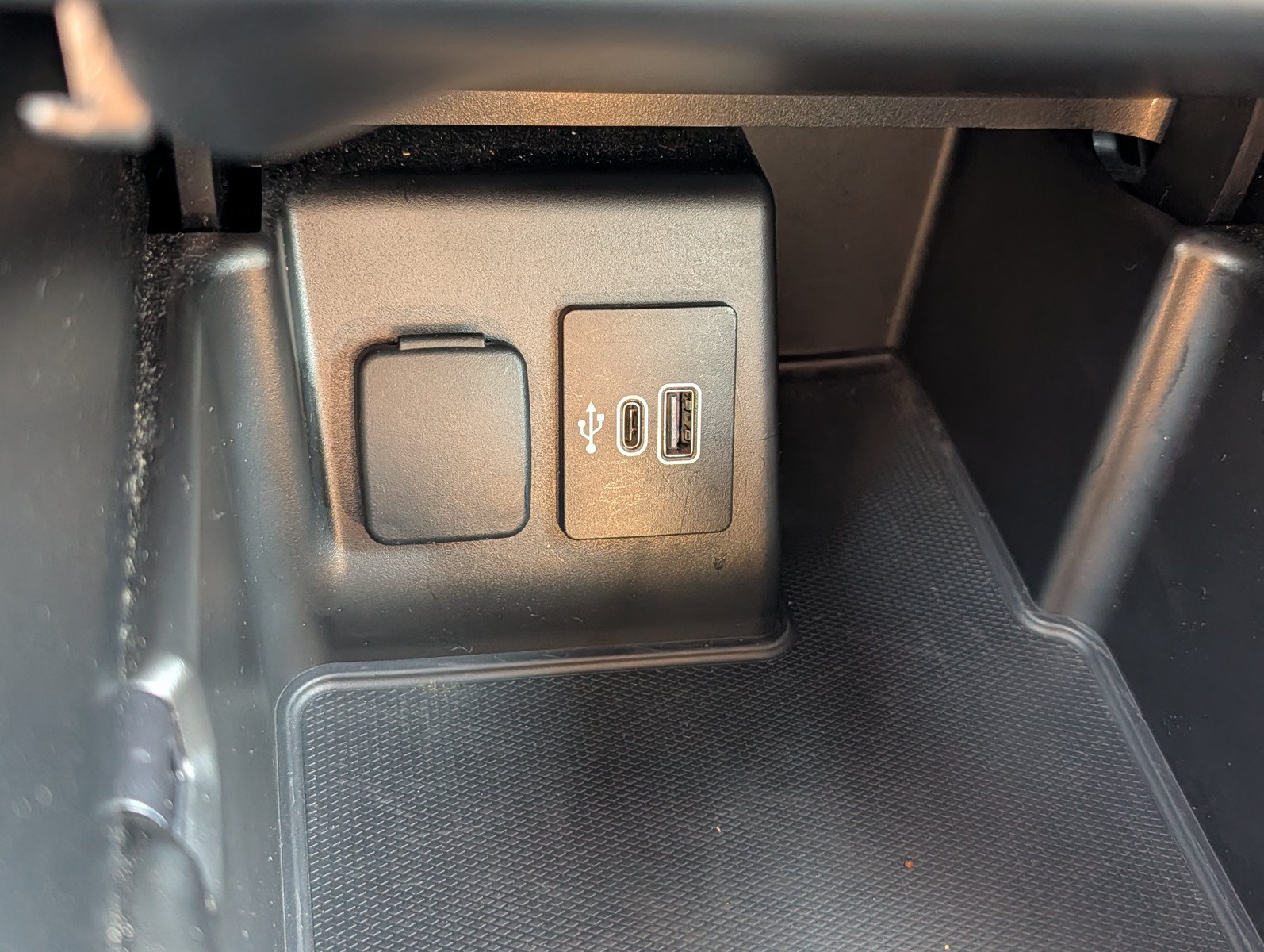 Used 2025 Ford Explorer ST-Line AWD/4WD image 26