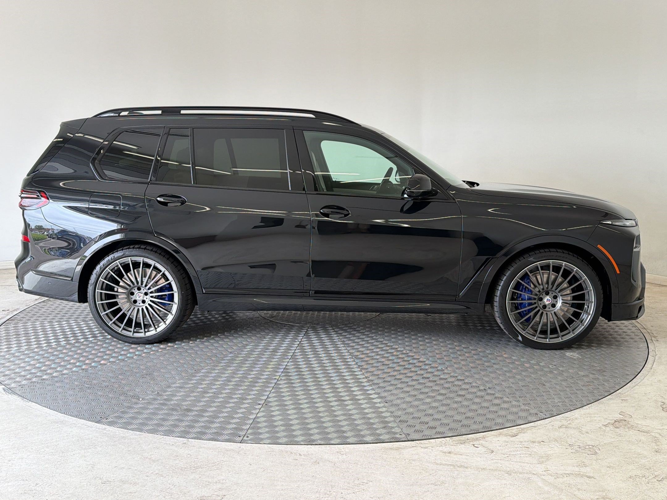 New 2026 BMW ALPINA XB7 AWD/4WD image 8