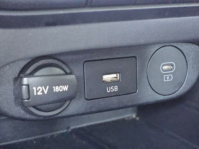 Used 2025 Hyundai Elantra SEL FWD image 25