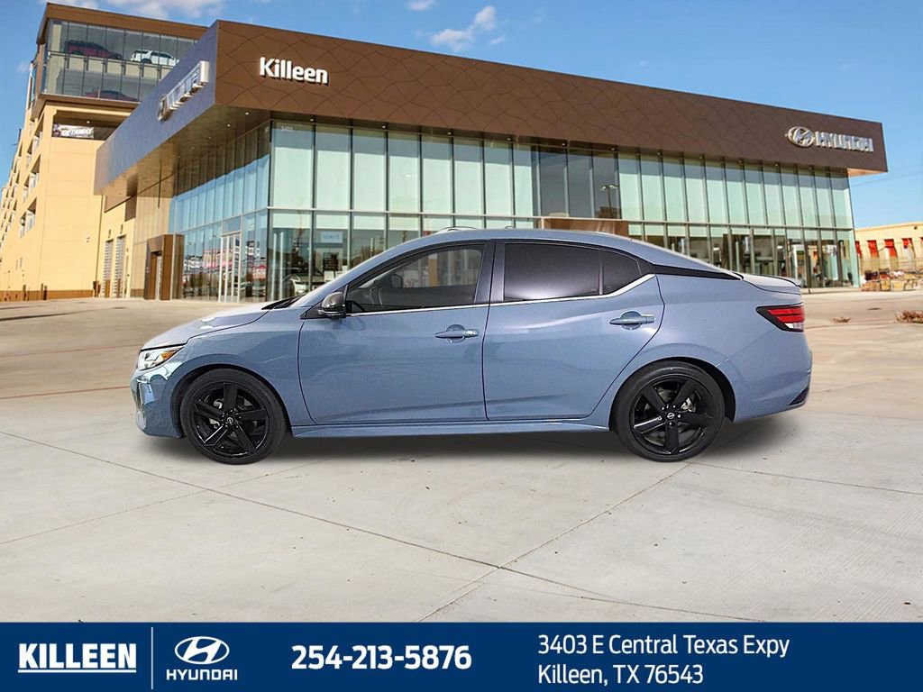 Used 2025 Nissan Sentra SR w/ SR Premium Package FWD image 4