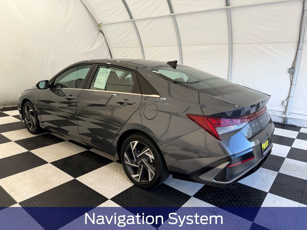 Used 2025 Hyundai Elantra Limited FWD image 2