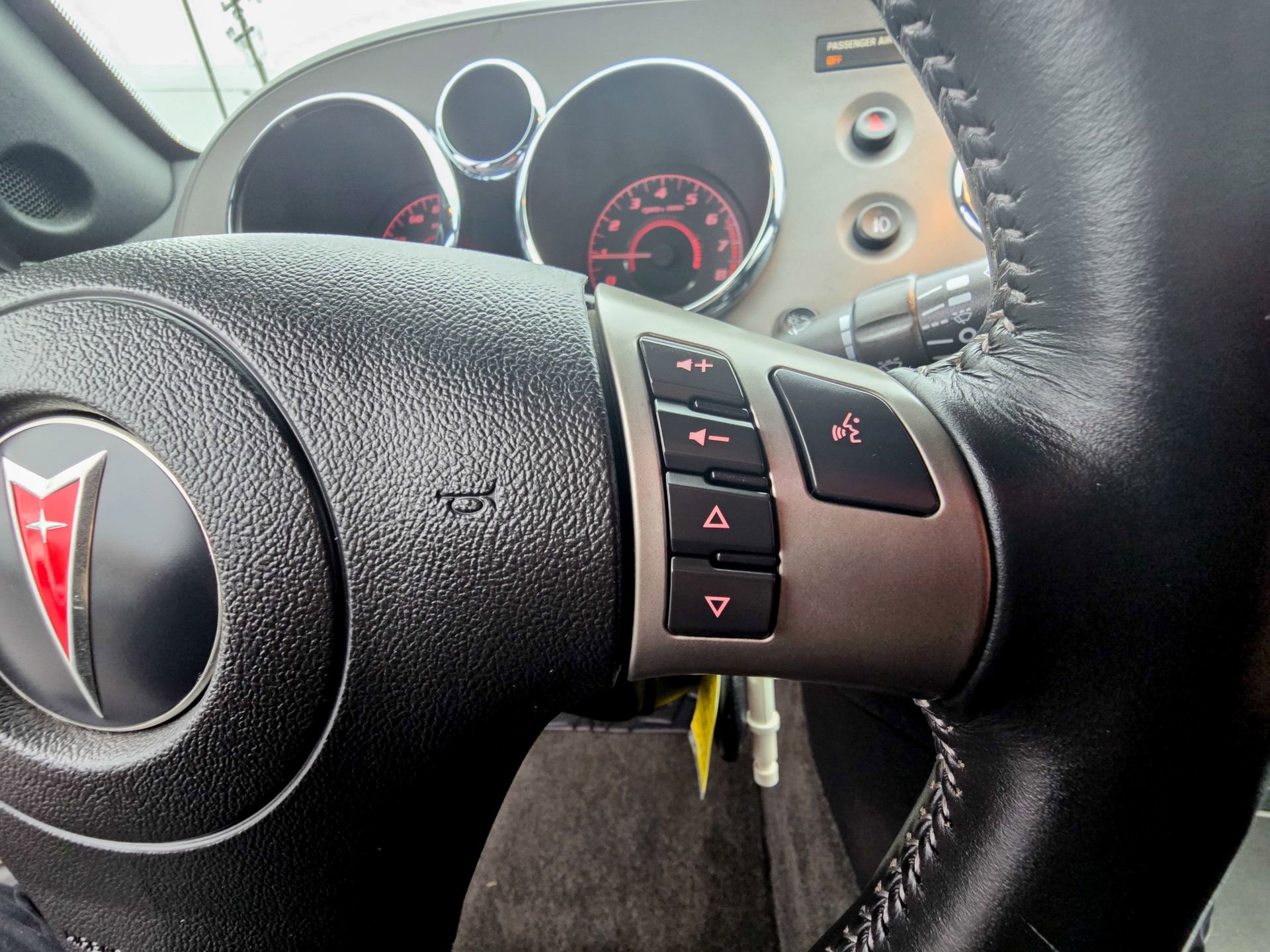 Used 2007 Pontiac Solstice GXP w/ Premium Package image 30