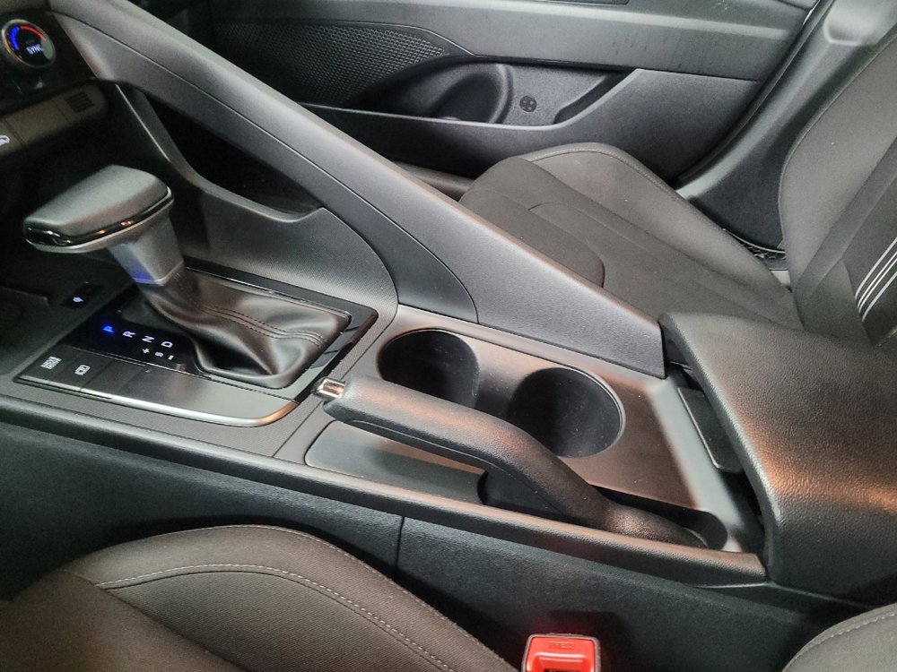Used 2025 Hyundai Elantra Sport image 26