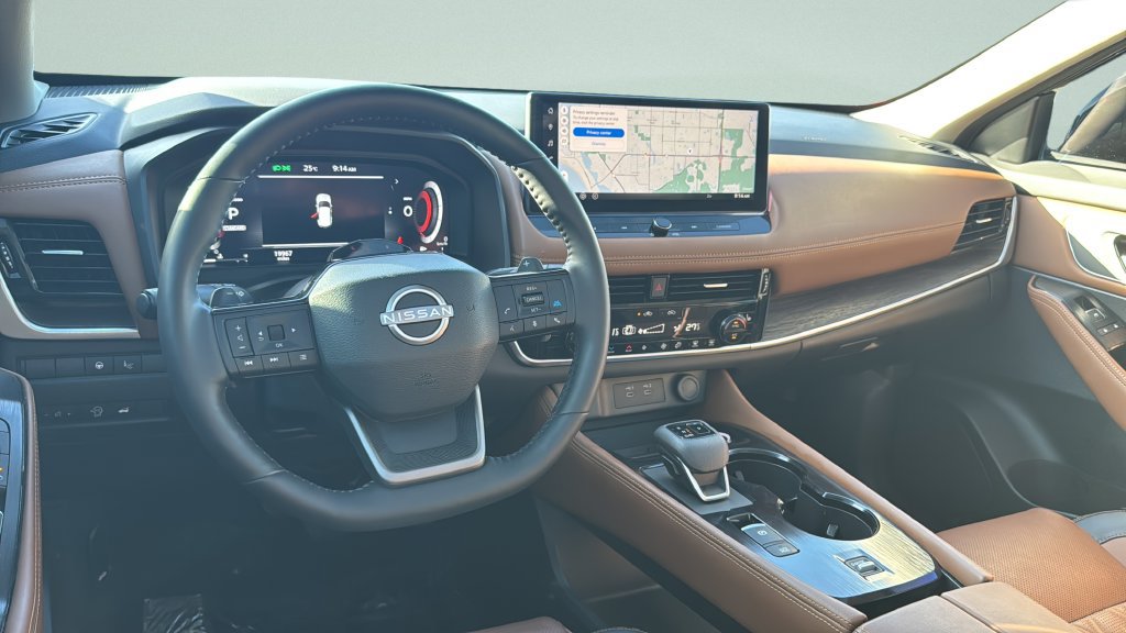 Used 2025 Nissan Rogue Platinum w/ Tech Package FWD image 27