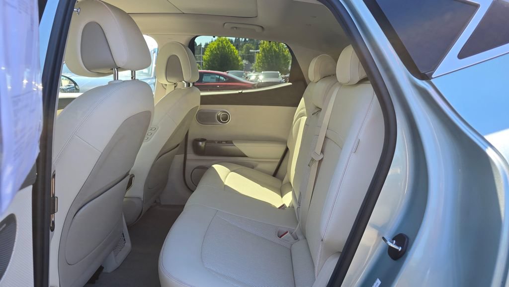 Used 2025 Genesis GV60 Advanced AWD/4WD image 16