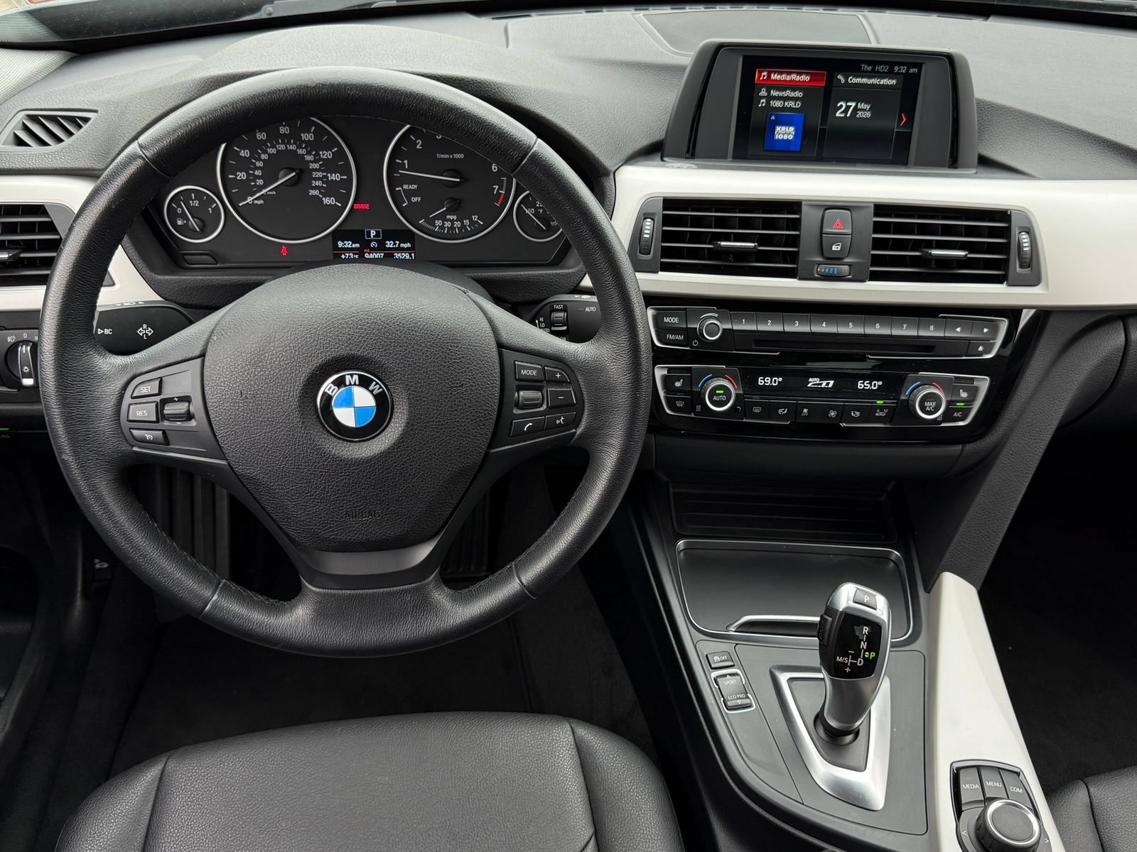 Used 2018 BMW 320i Sedan RWD image 13
