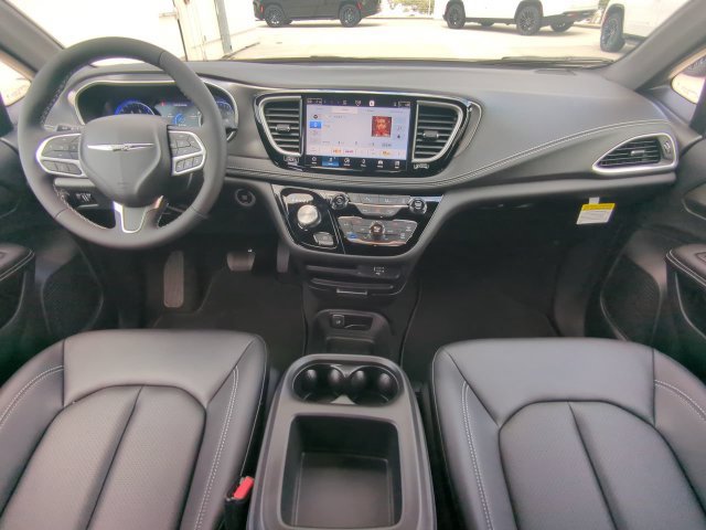 New 2026 Chrysler Pacifica Select FWD image 18