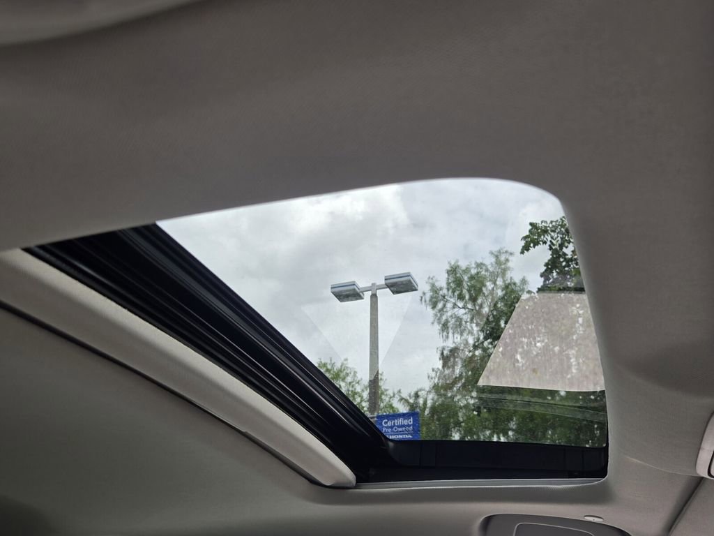 Used 2025 Honda Accord SE image 18