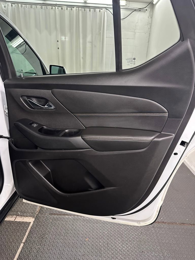 Used 2019 Chevrolet Traverse RS image 34