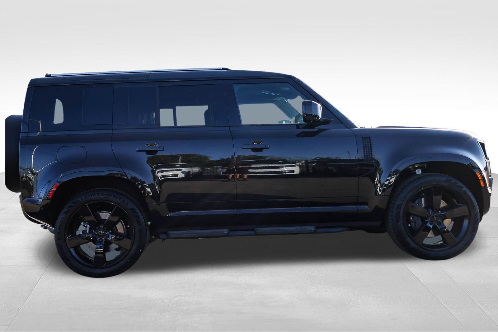 New 2026 Land Rover Defender 110 X-Dynamic SE AWD/4WD image 4