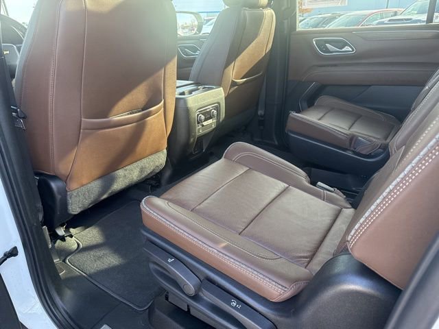 Used 2022 Chevrolet Suburban High Country image 17