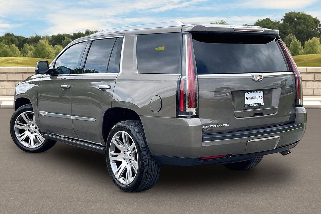 Used 2016 Cadillac Escalade Premium AWD/4WD image 10