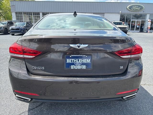 Used 2015 Hyundai Genesis 3.8 RWD image 4