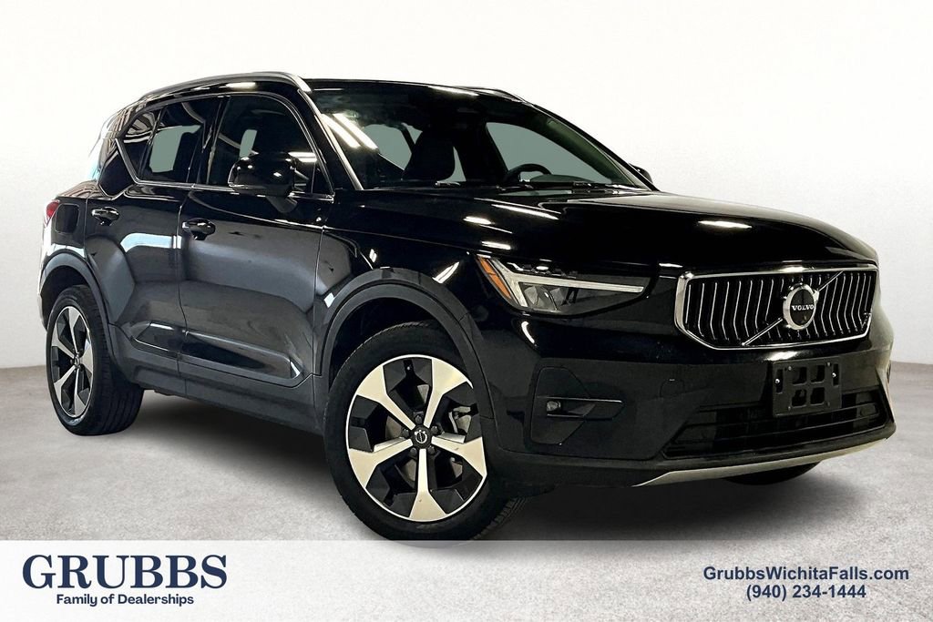 Used 2024 Volvo XC40 B5 Plus w/ Climate Package