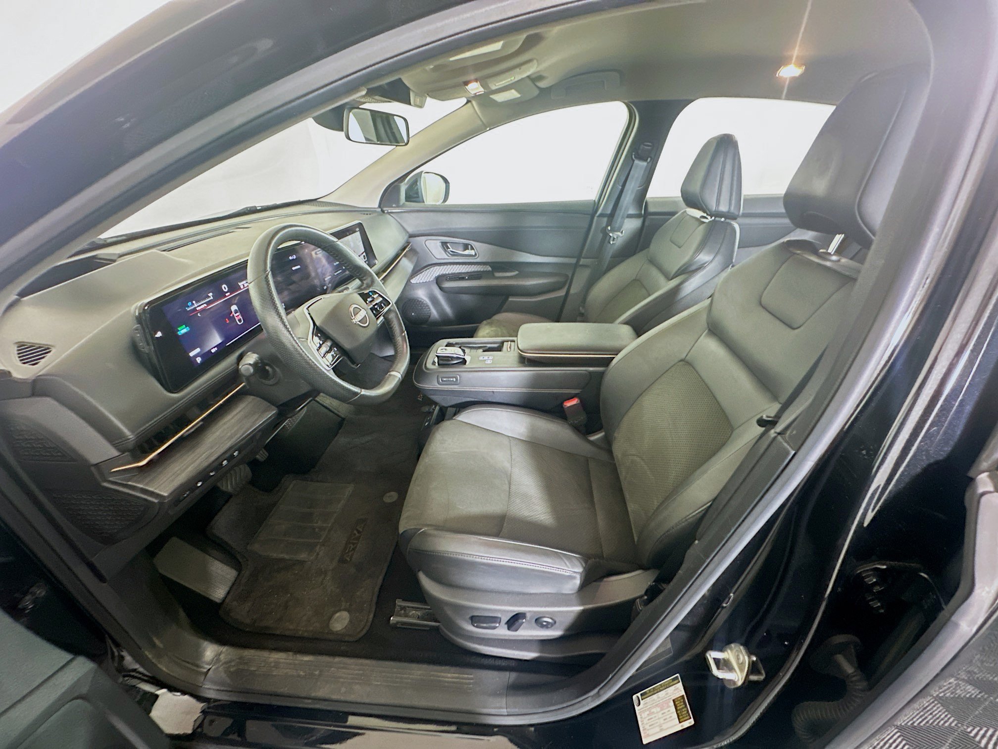 Used 2023 Nissan Ariya FWD image 13