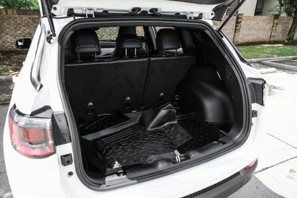 Used 2023 Jeep Compass Latitude AWD/4WD image 63