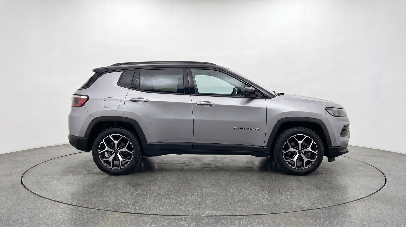 Used 2025 Jeep Compass Limited AWD/4WD image 11