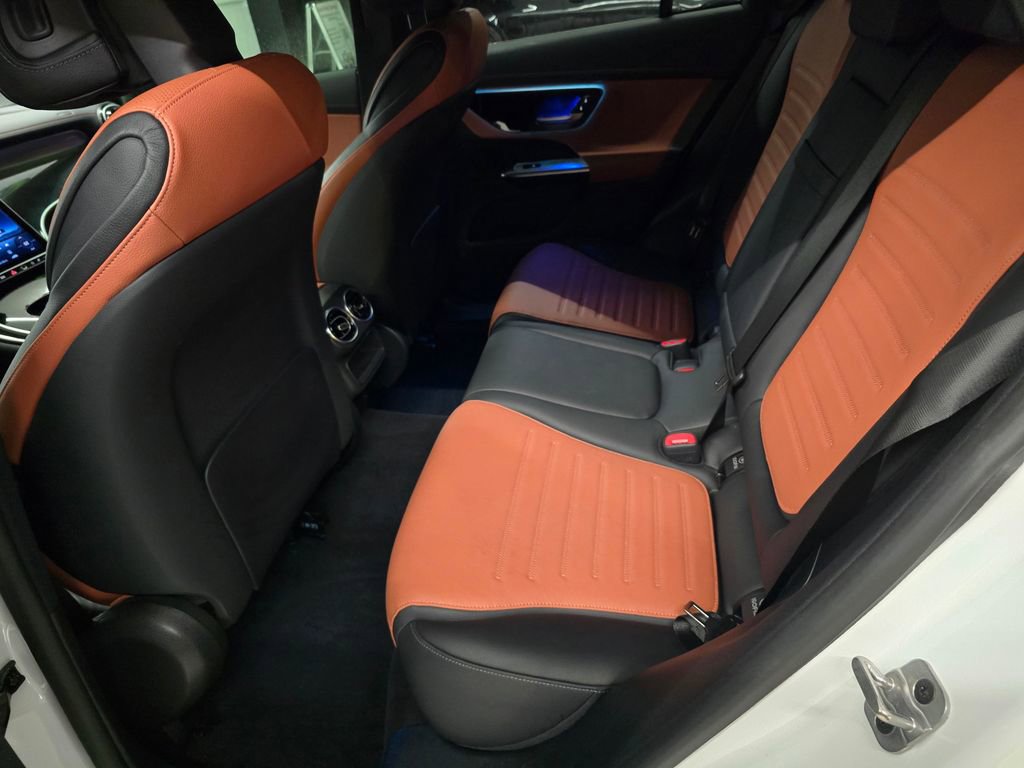 Used 2025 Mercedes-Benz GLC 300 4MATIC w/ AMG Line image 30