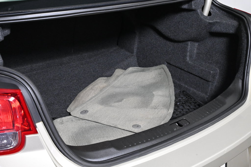 Used 2014 Chevrolet Malibu LS w/ Protection Package FWD image 34