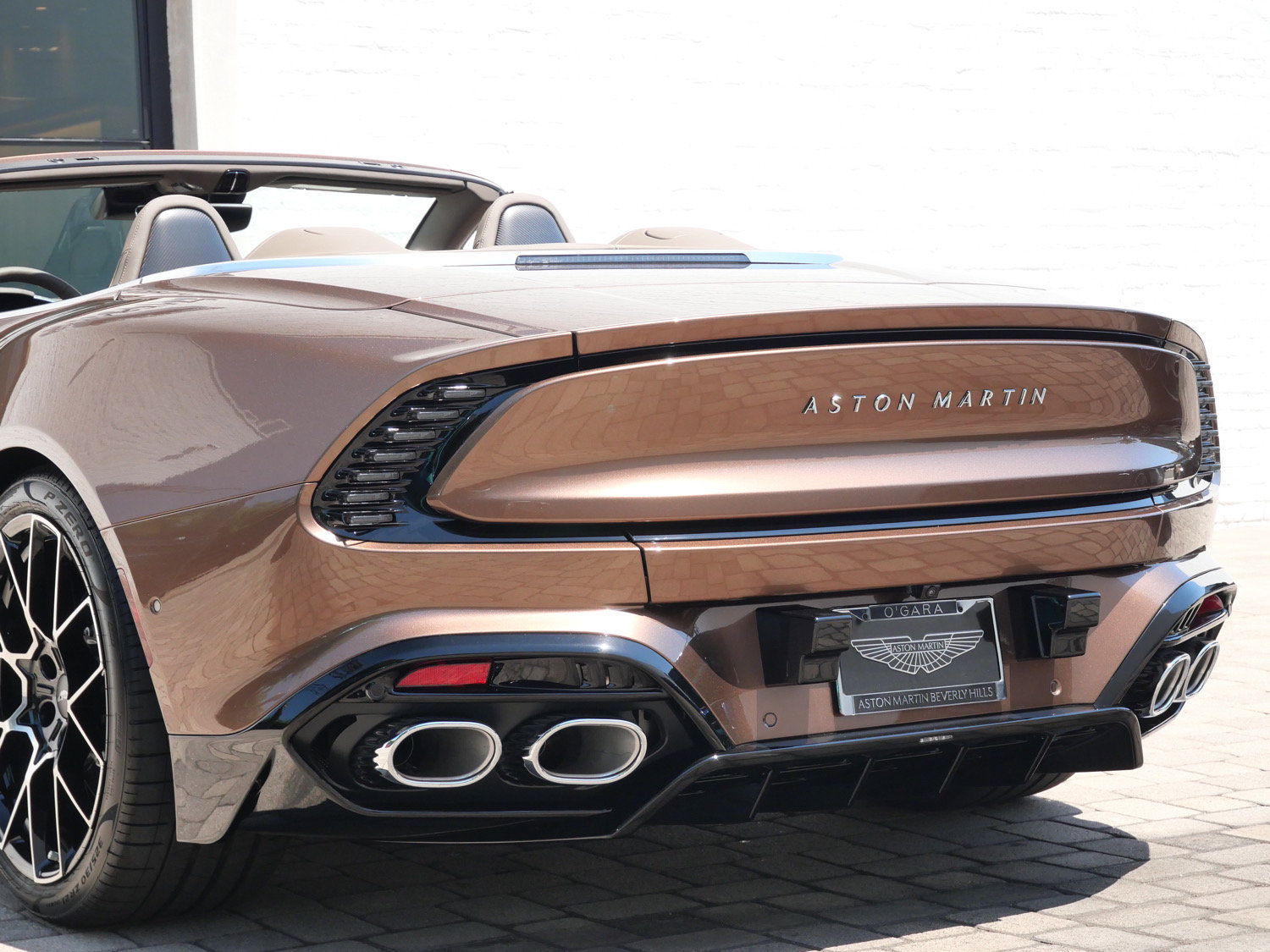 New 2026 Aston Martin Vanquish Convertible RWD image 9