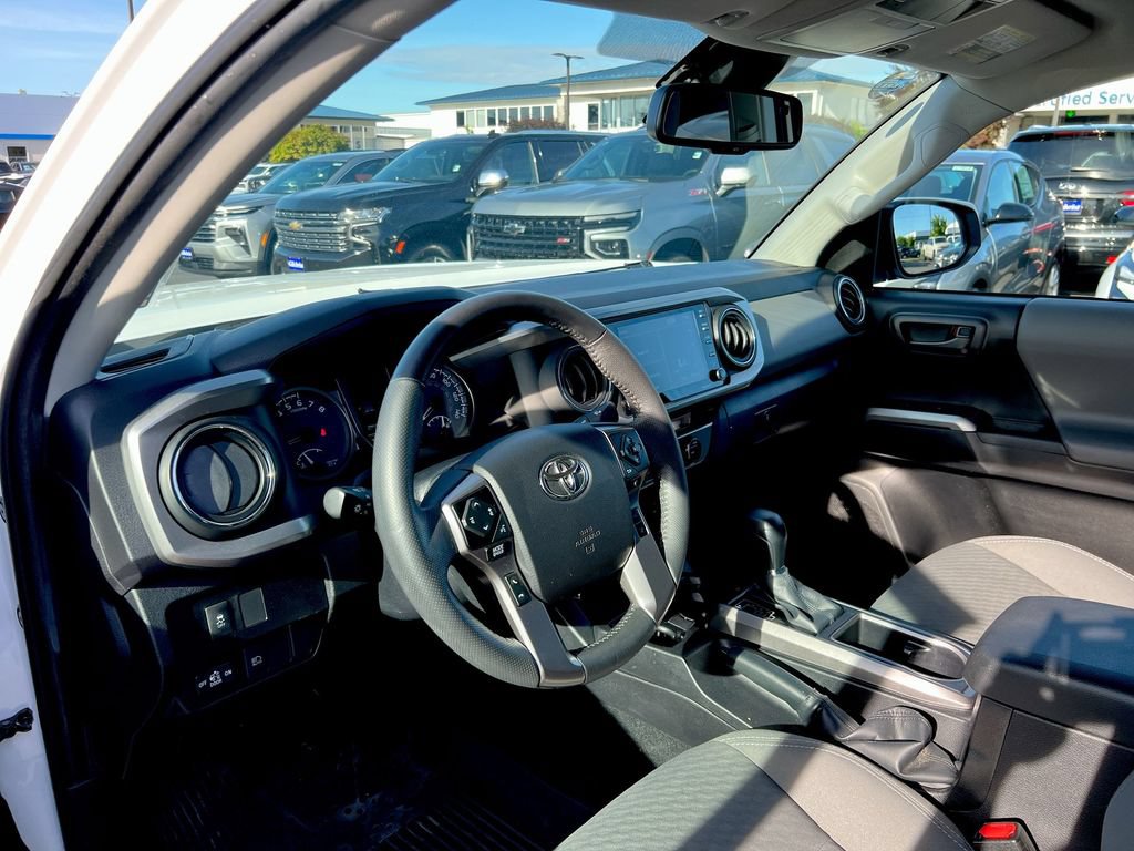 Used 2022 Toyota Tacoma SR5 RWD image 10