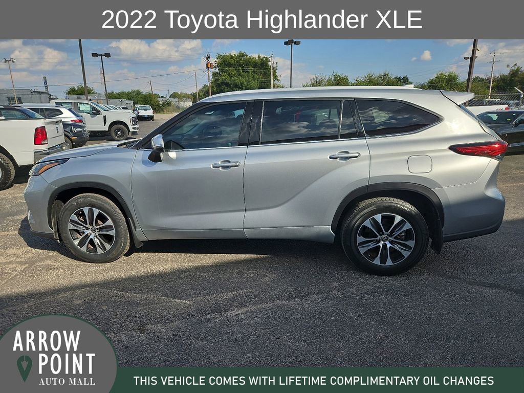 Used 2022 Toyota Highlander XLE image 7