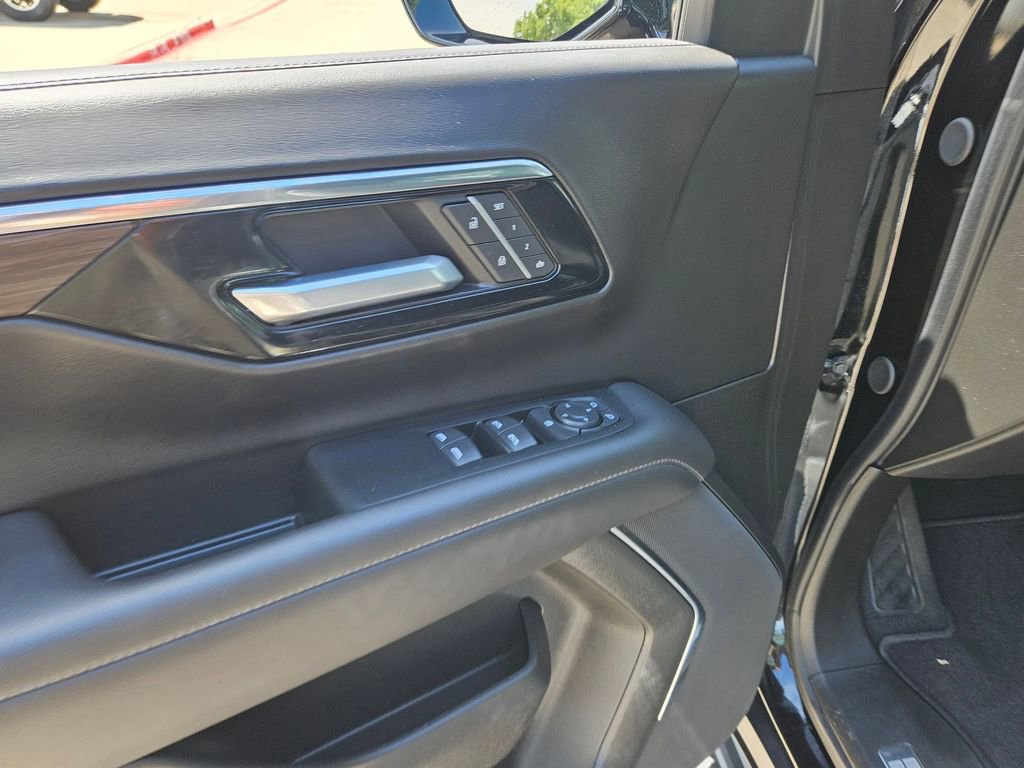 Used 2025 Chevrolet Tahoe LT AWD/4WD image 15