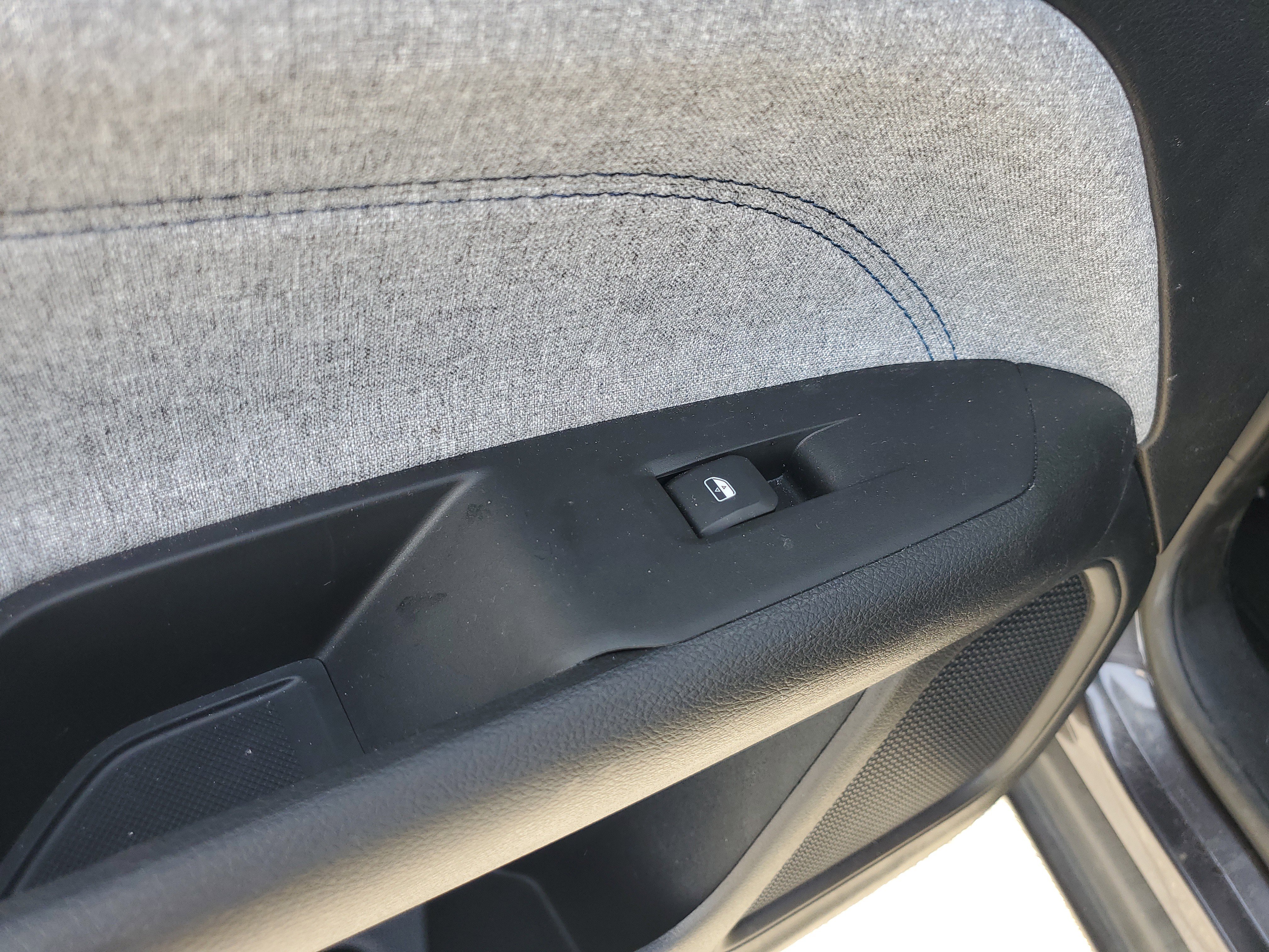 Used 2022 Jeep Compass Latitude w/ Sun and Sound Group image 15