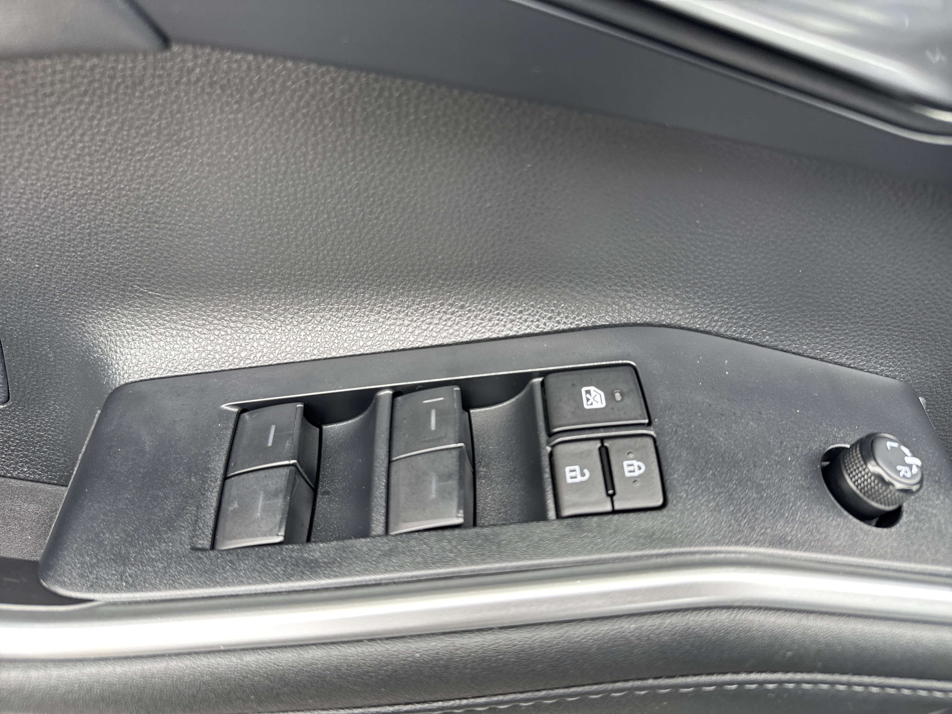 Used 2023 Toyota Highlander XSE AWD/4WD image 15