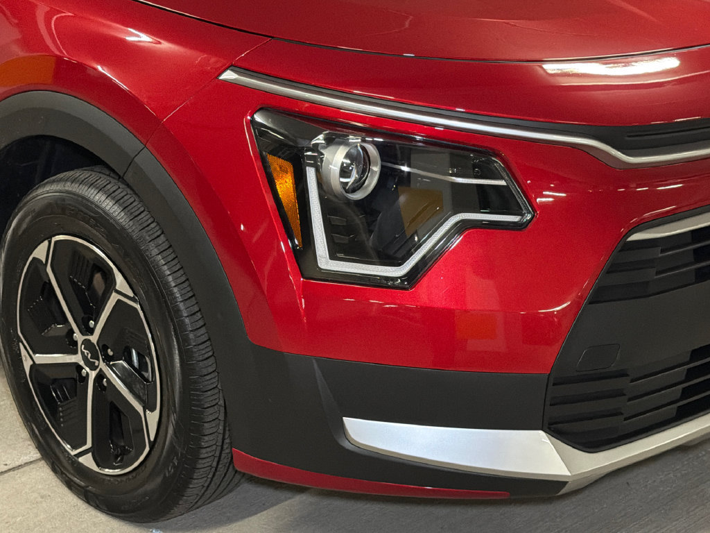 Certified 2024 Kia Niro EX w/ EX Cold Weather Package FWD image 9