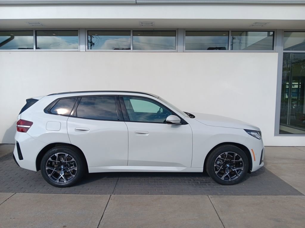 Used 2025 BMW X3 xDrive30i w/ M Sport Package image 4