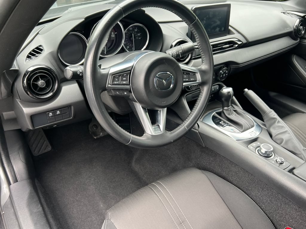 Used 2021 MAZDA MX-5 Miata Club RWD image 16