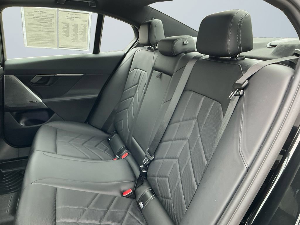 Used 2024 BMW i5 eDrive40i image 14