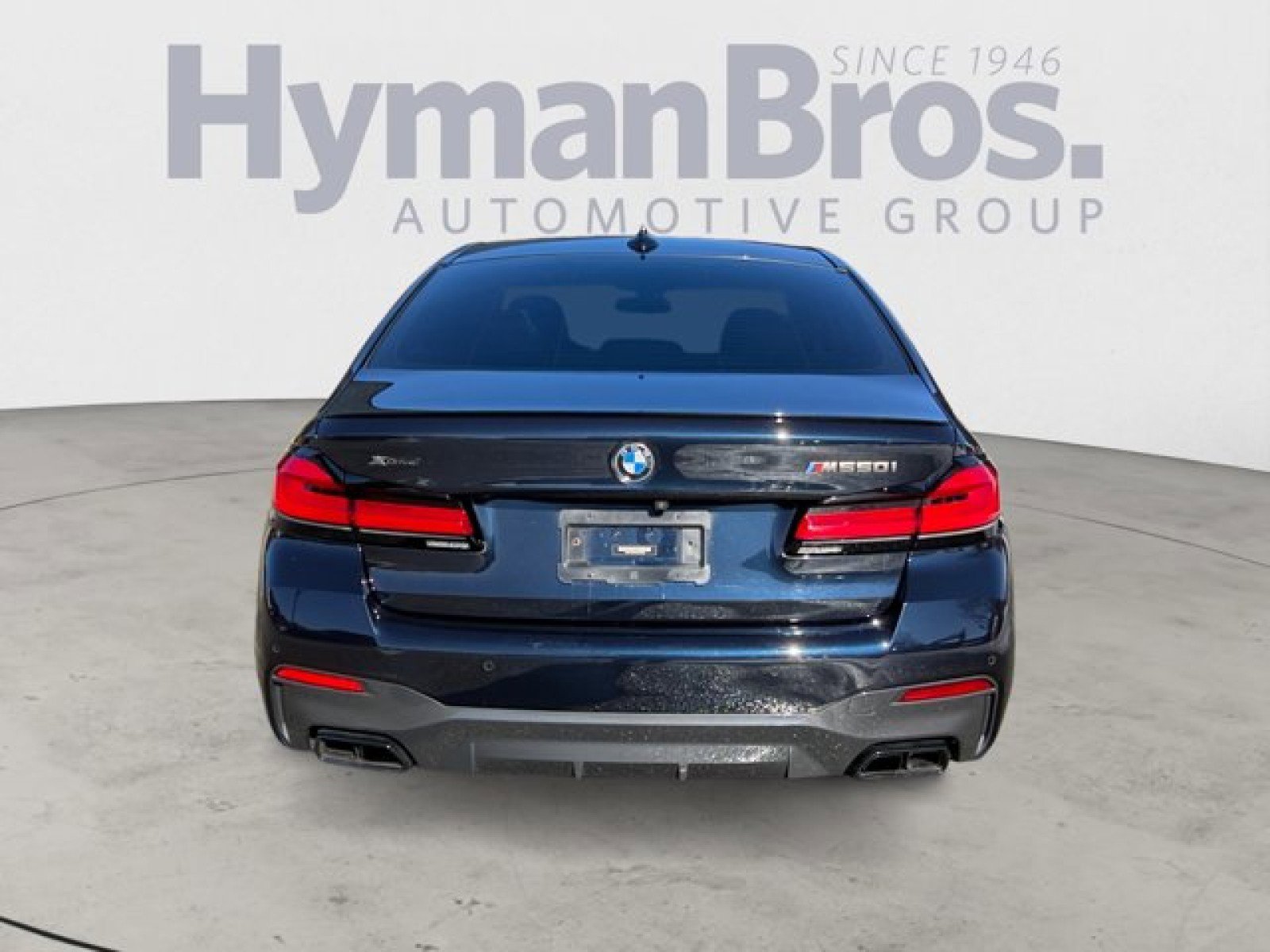 Used 2022 BMW M550i xDrive w/ Dynamic Handling Package image 4