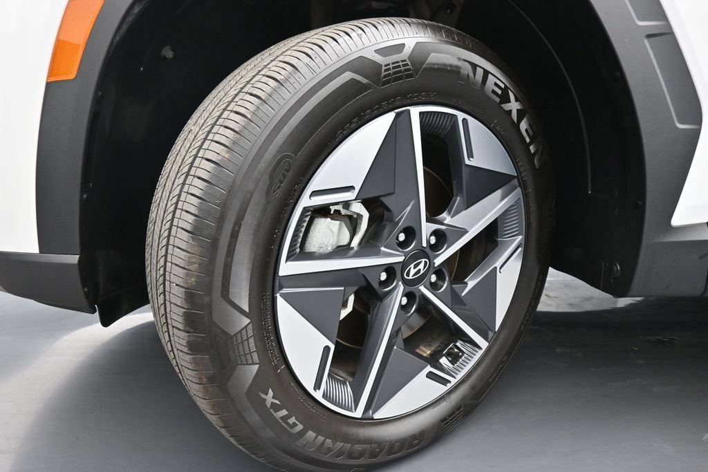 Used 2025 Hyundai Tucson SEL AWD/4WD image 16