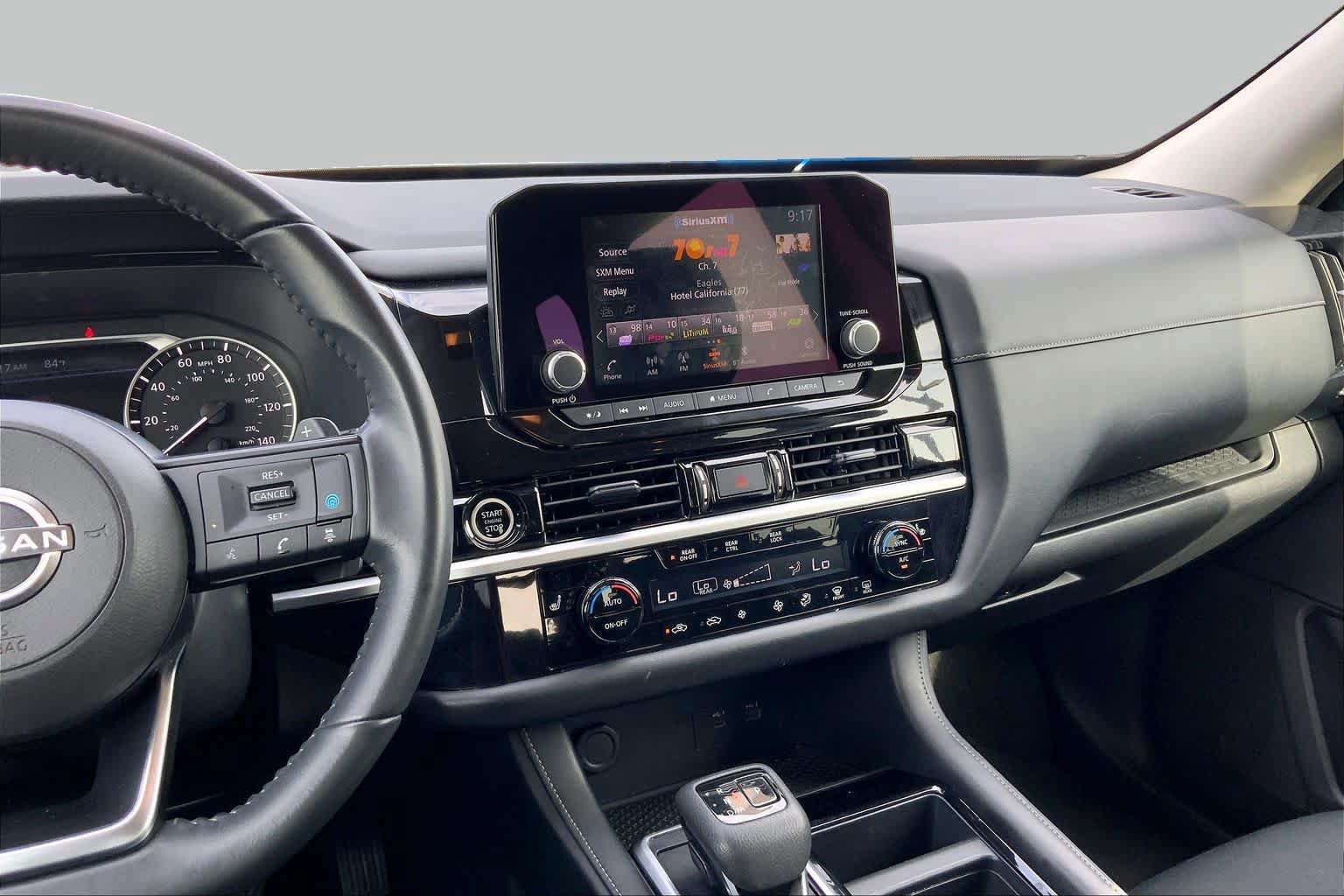 Used 2024 Nissan Pathfinder SV FWD image 7