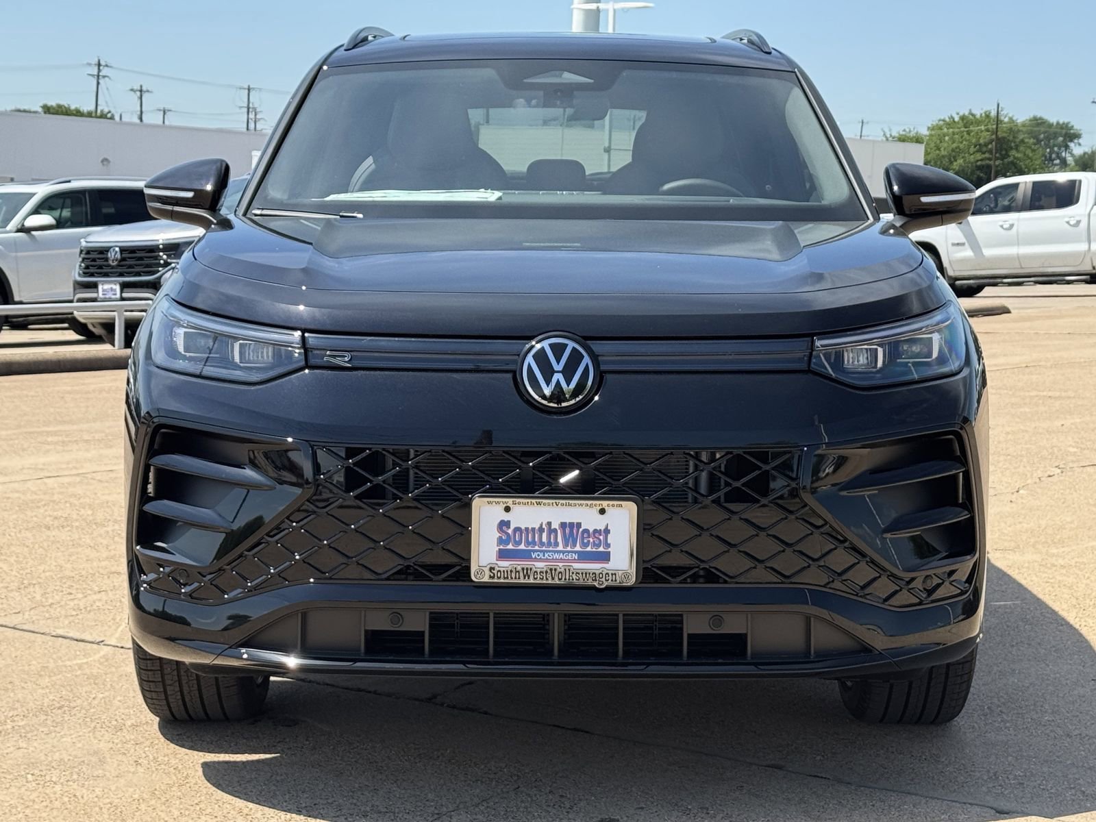 New 2026 Volkswagen Tiguan SE R-Line FWD image 10