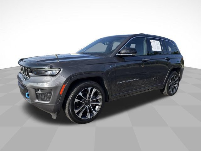 Used 2023 Jeep Grand Cherokee Overland w/ Advanced Protech Group III AWD/4WD image 2