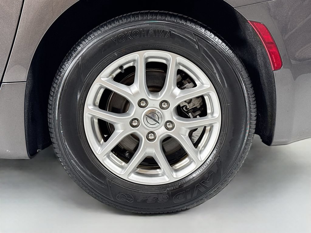 Used 2022 Chrysler Pacifica Touring-L FWD image 9