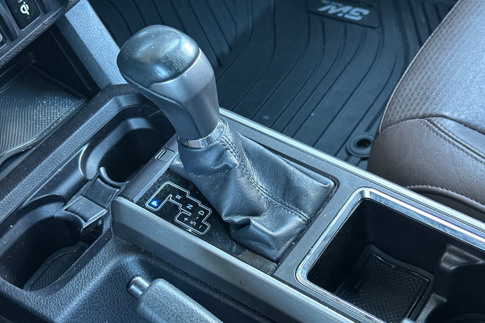 Used 2016 Toyota Tacoma Limited w/ Towing Package image 19